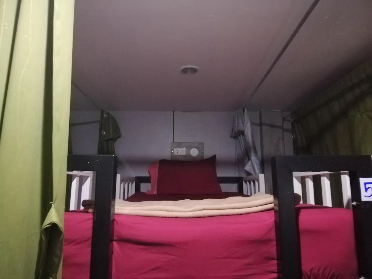Hostel Neverland Dorm Phi Phi Don